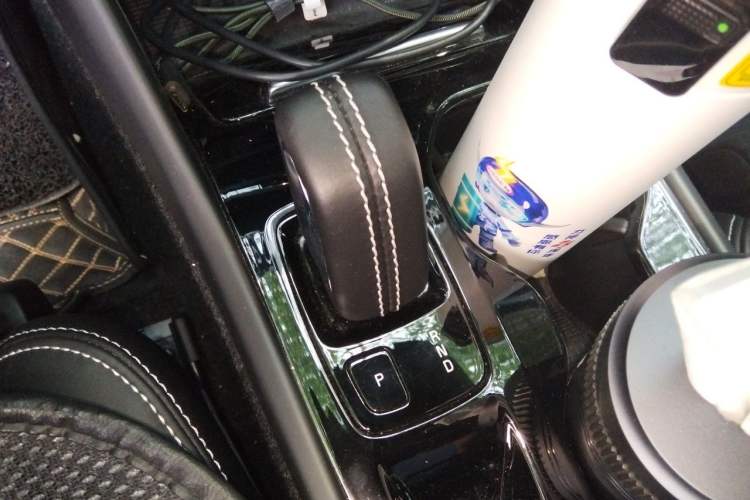 Used Volvo XC40 2021 T4 Four-Wheel Drive Smart & Sporty Edition Gear Lever