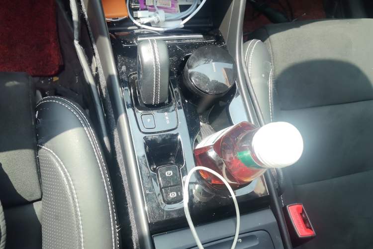 Used Volvo XC40 2021 T4 Four-Wheel Drive Smart & Sporty Edition Gear Lever