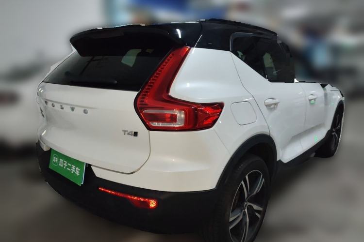 Used Volvo XC40 2021 T4 Four-Wheel Drive Smart & Sporty Edition Rear Right 45 Deg