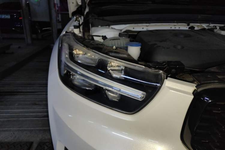 Used Volvo XC40 2021 T4 Four-Wheel Drive Smart & Sporty Edition Right Front Headlight