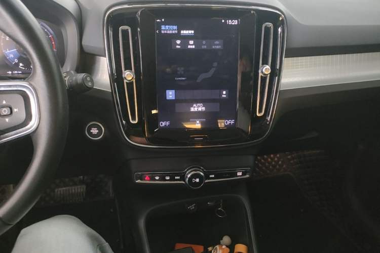 Used Volvo XC40 2021 T3 Smart & Stylish Edition Audio And AC Panel