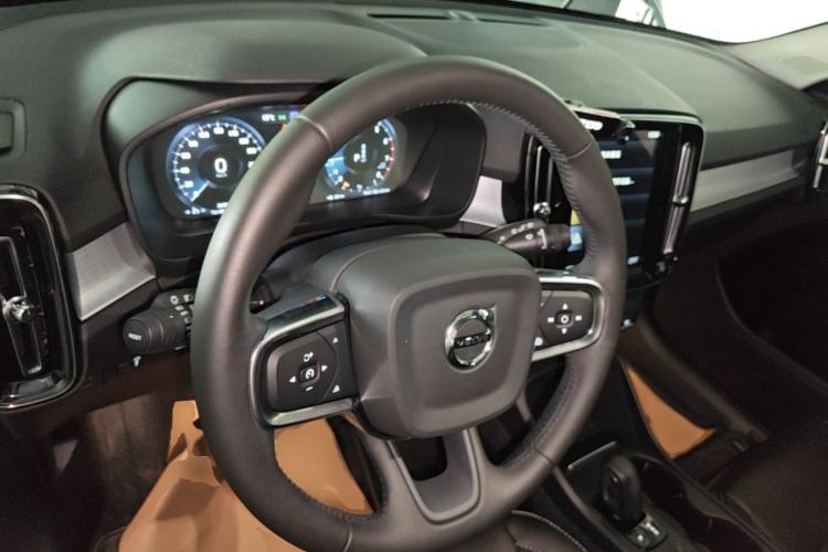 Used Volvo XC40 2021 T3 Smart & Stylish Edition Center Console