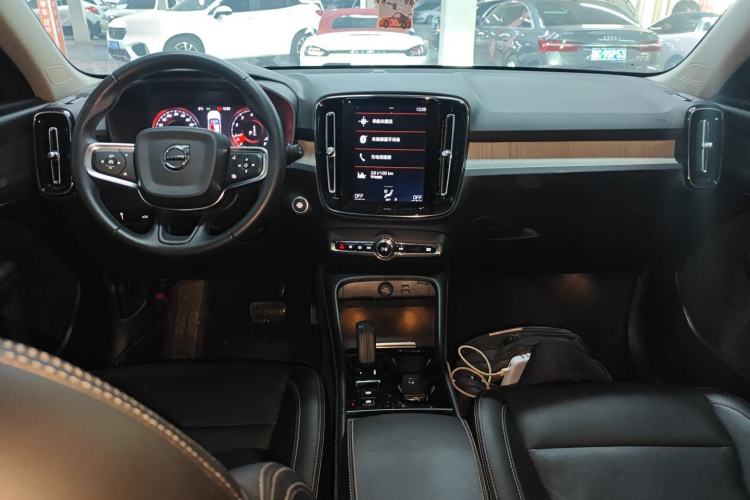 Used Volvo XC40 2021 T3 Zhiyuan Luxury Edition Center Console