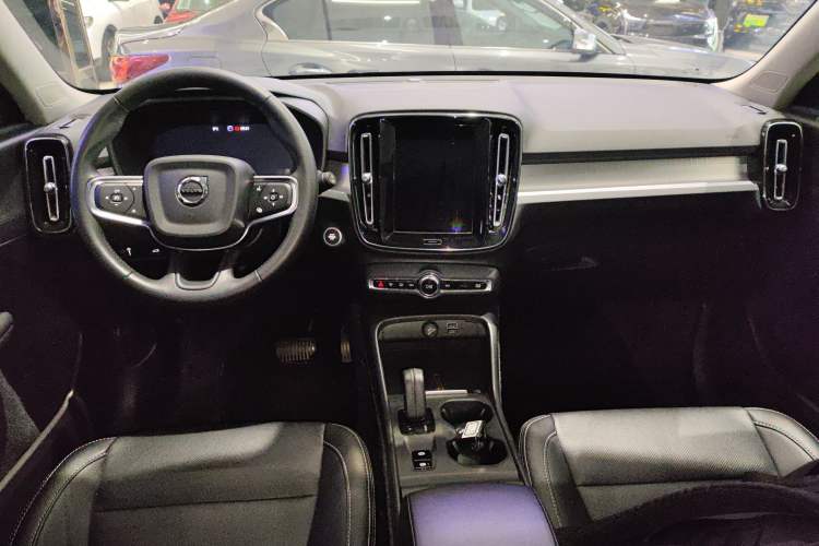 Used Volvo XC40 2021 T3 Smart & Stylish Edition Center Console
