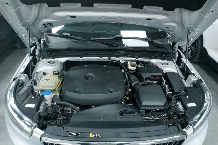 Used Volvo XC40 2021 T4 Four-Wheel Drive Smart Luxury Edition Engine Bay