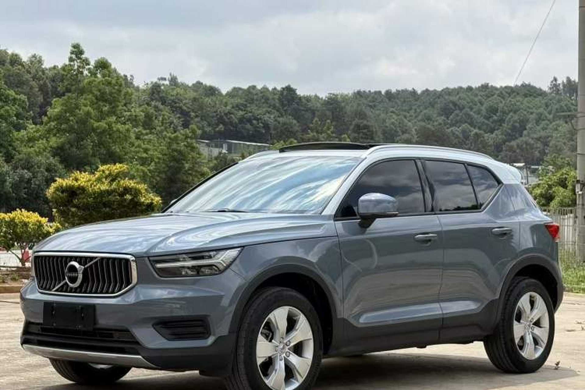 Used Volvo XC40 2021 T4 4x4 SmartDrive Fashion Edition Exterior 3