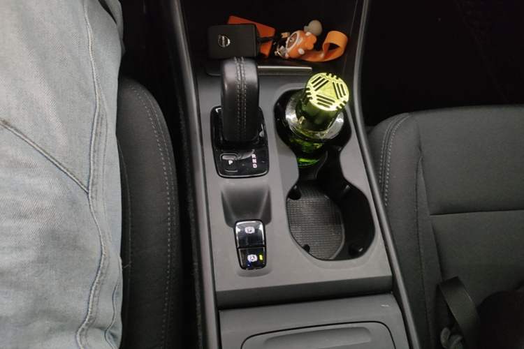 Used Volvo XC40 2021 T3 Smart & Stylish Edition Gear Lever