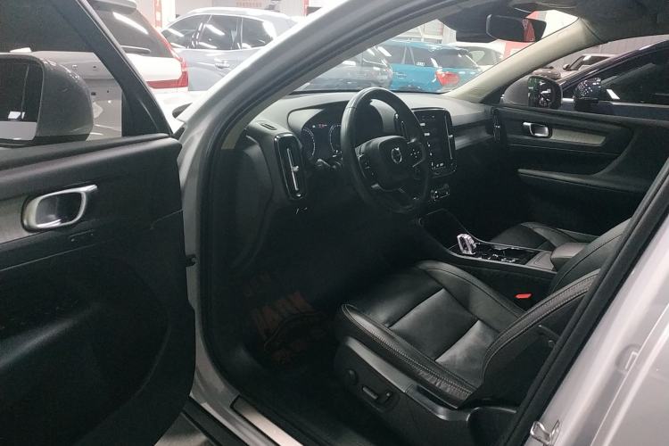 Used Volvo XC40 2021 T4 Four-Wheel Drive Smart Luxury Edition Interior 3