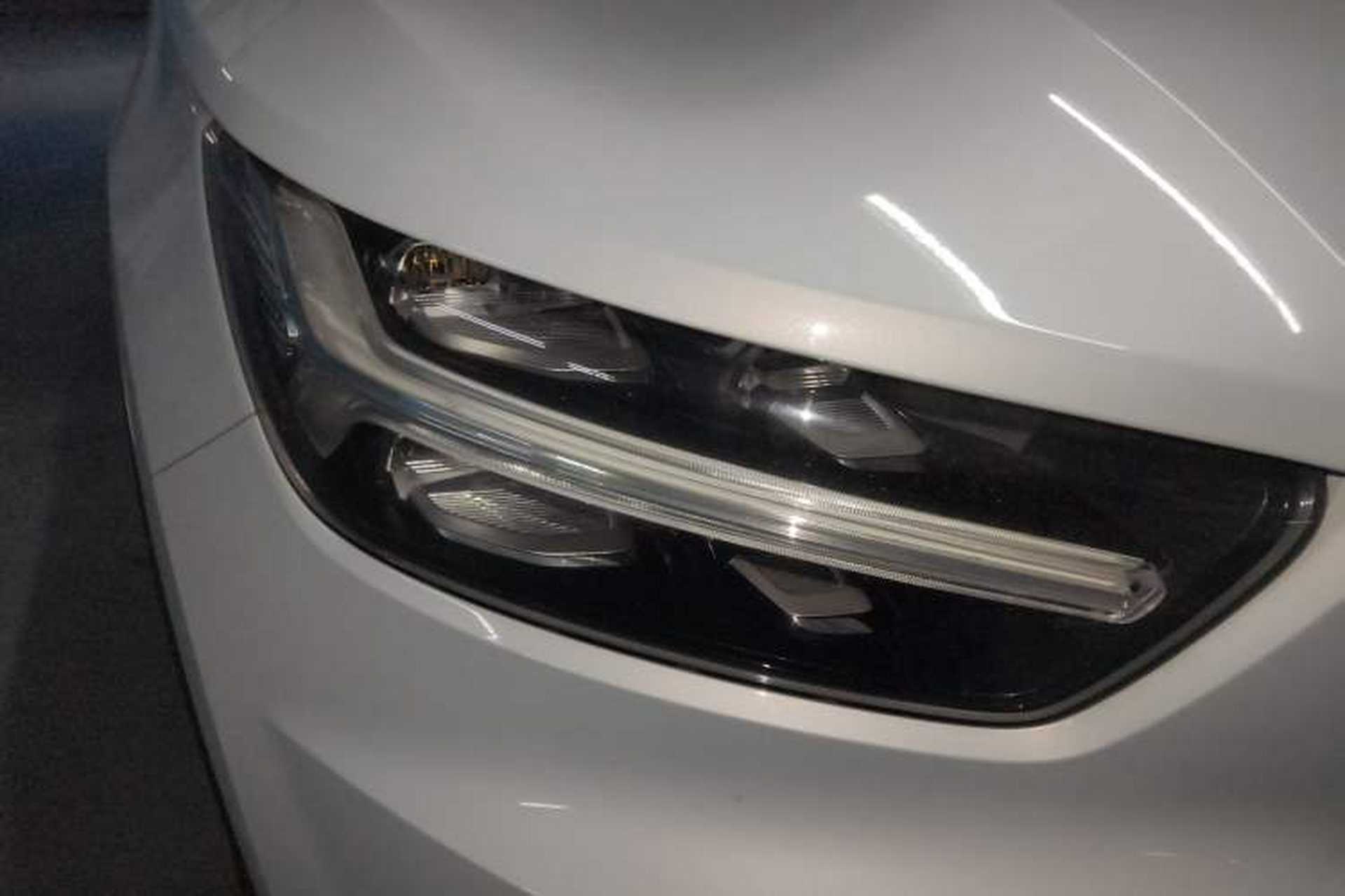 Used Volvo XC40 2021 T4 Four-Wheel Drive Smart Luxury Edition Right Front Headlight