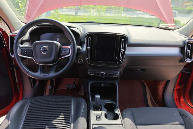 Used Volvo XC40 2021 T3 Smart & Stylish Edition Center Console