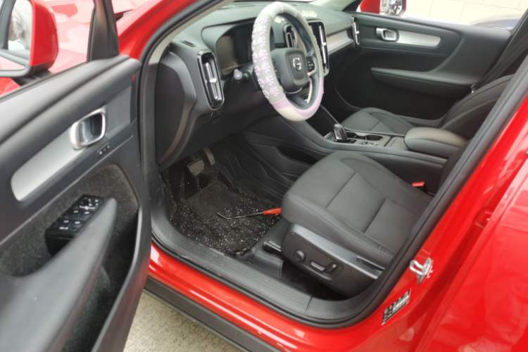 Used Volvo XC40 2021 T4 4x4 SmartDrive Fashion Edition Driver Seat