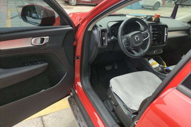 Used Volvo XC40 2021 T4 4x4 SmartDrive Fashion Edition Driver Seat