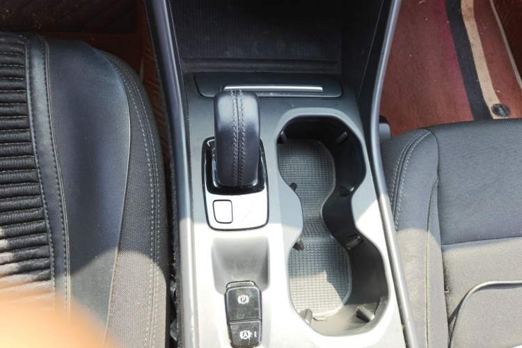 Used Volvo XC40 2021 T3 Smart & Stylish Edition Gear Lever