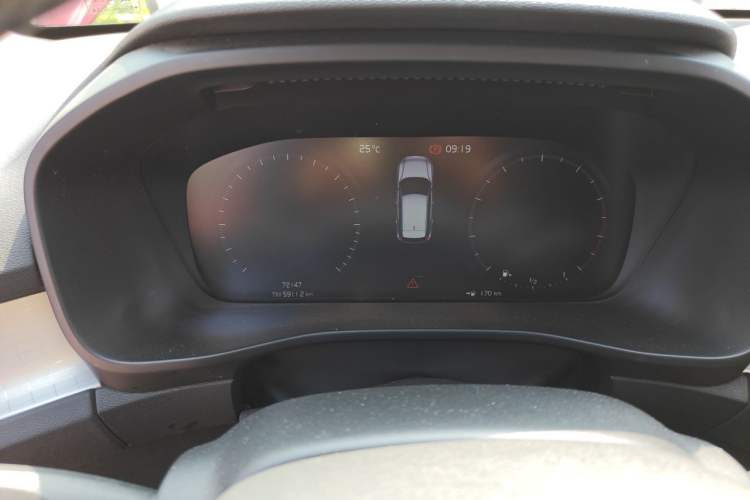Used Volvo XC40 2021 T3 Smart & Stylish Edition Instrument Cluster