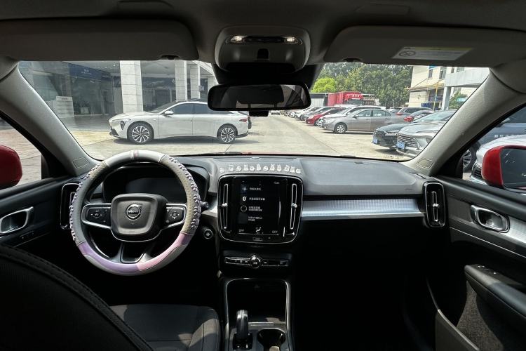 Used Volvo XC40 2021 T4 4x4 SmartDrive Fashion Edition Interior 3