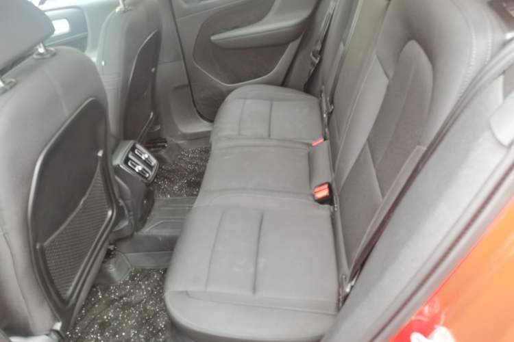 Used Volvo XC40 2021 T4 4x4 SmartDrive Fashion Edition Left Rear Seat