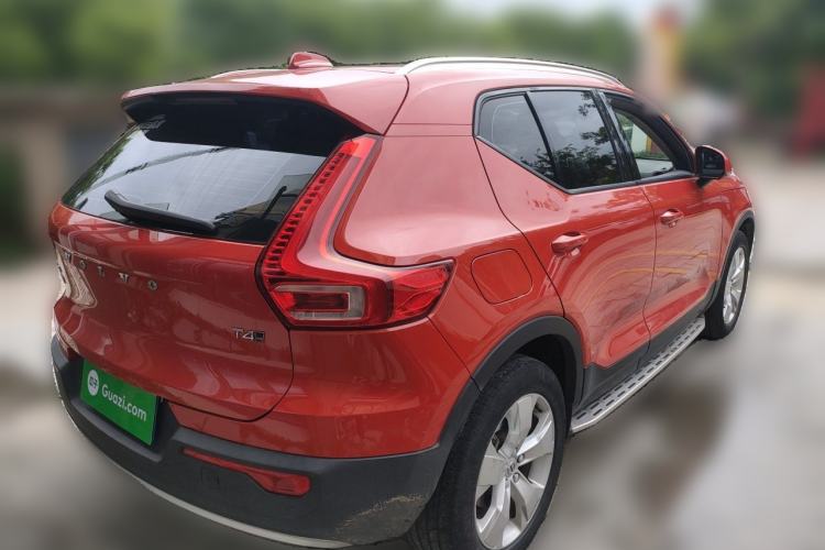 Used Volvo XC40 2021 T4 4x4 SmartDrive Fashion Edition Rear Right 45 Deg