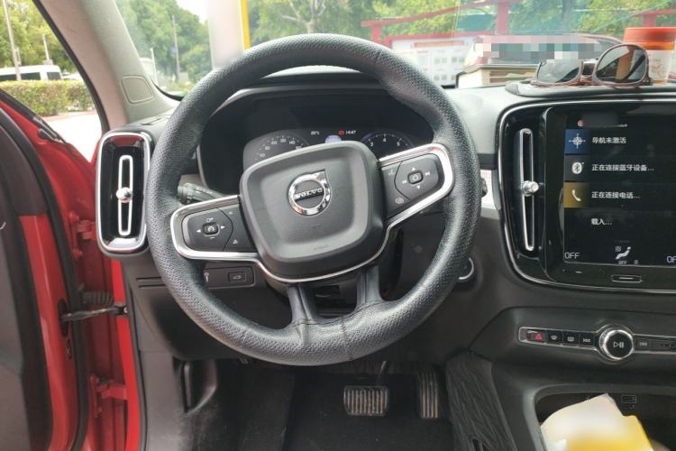 Used Volvo XC40 2021 T4 4x4 SmartDrive Fashion Edition Steering Wheel