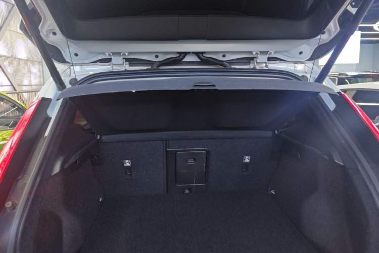 Used Volvo XC40 2021 T4 Four-Wheel Drive Smart Luxury Edition Trunk