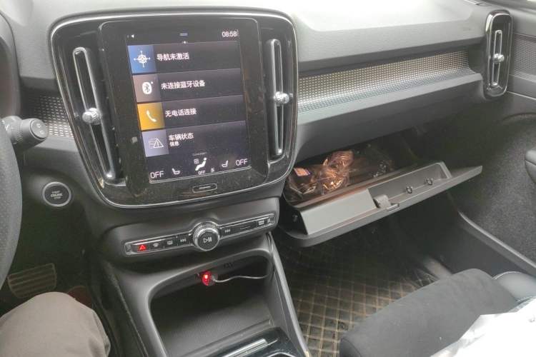 Used Volvo XC40 2021 T4 Four-Wheel Drive Zhiya Sport Edition Audio And AC Panel