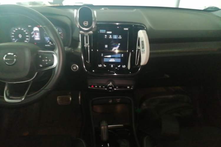 Used Volvo XC40 2021 T4 Four-Wheel Drive Smart & Sporty Edition Audio And AC Panel