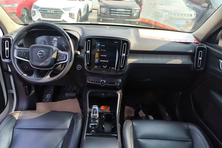Used Volvo XC40 2021 T4 Four-Wheel Drive Smart Luxury Edition Center Console