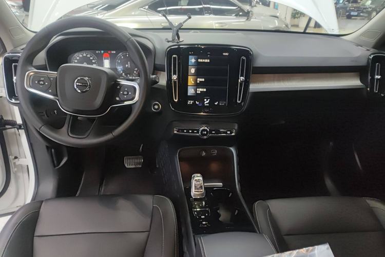 Used Volvo XC40 2021 T4 Four-Wheel Drive Smart Luxury Edition Center Console