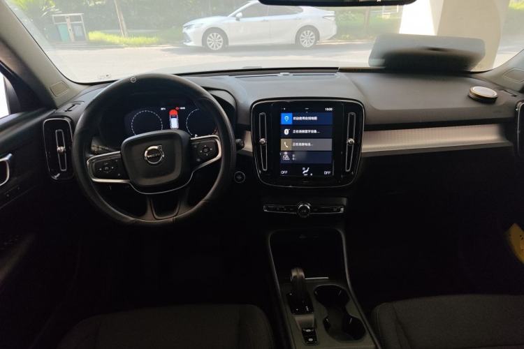 Used Volvo XC40 2021 T3 Smart & Stylish Edition Center Console