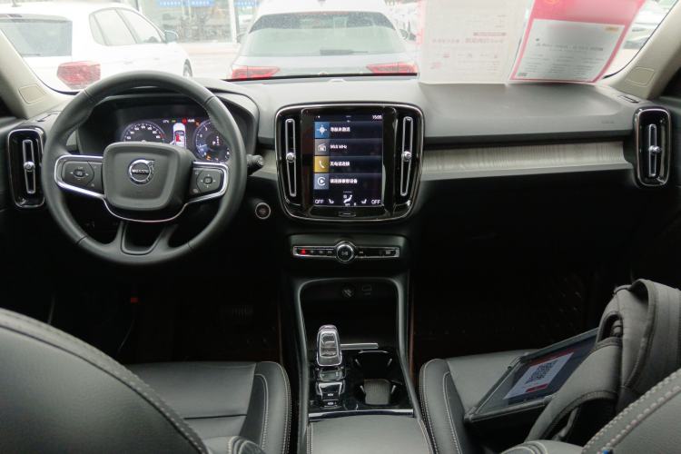Used Volvo XC40 2021 T4 Four-Wheel Drive Smart Luxury Edition Center Console