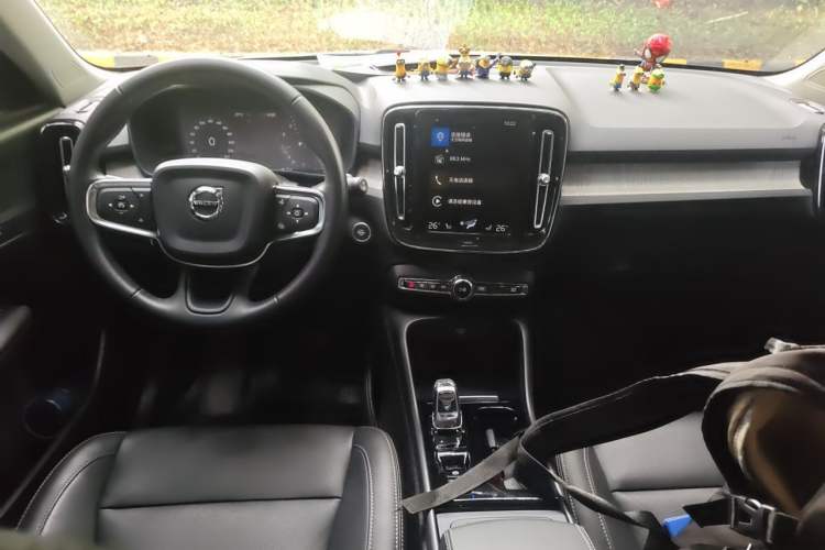 Used Volvo XC40 2021 T4 Four-Wheel Drive Smart Luxury Edition Center Console