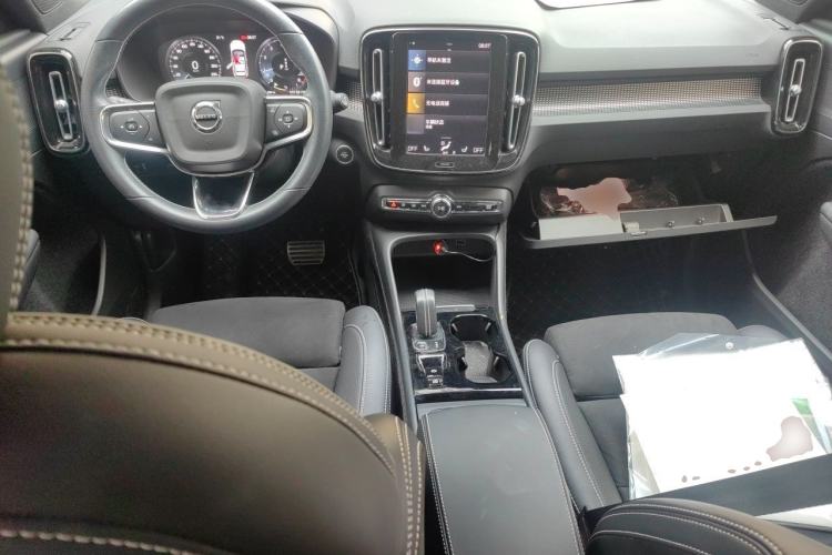 Used Volvo XC40 2021 T4 Four-Wheel Drive Zhiya Sport Edition Center Console
