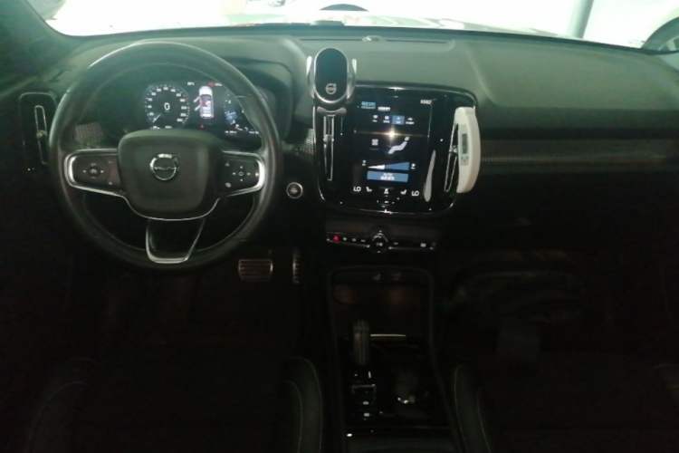 Used Volvo XC40 2021 T4 Four-Wheel Drive Smart & Sporty Edition Center Console