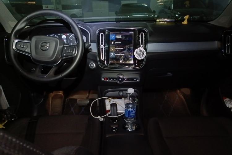 Used Volvo XC40 2021 T4 4x4 SmartDrive Fashion Edition Center Console