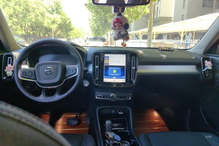 Used Volvo XC40 2021 T3 Smart & Stylish Edition Center Console