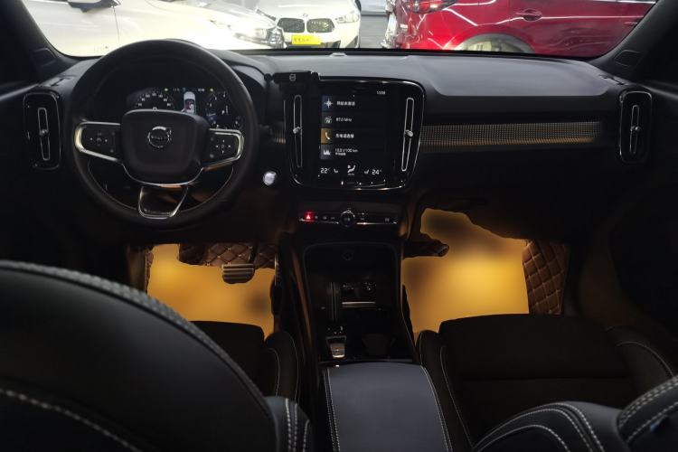Used Volvo XC40 2021 T4 Four-Wheel Drive Smart & Sporty Edition Center Console