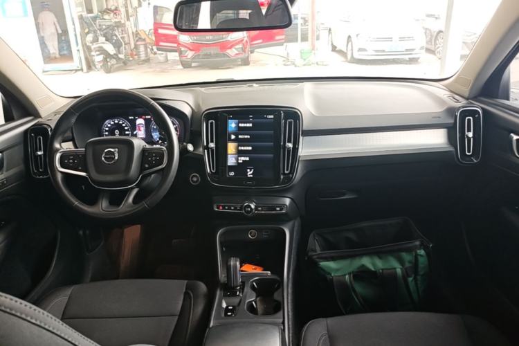 Used Volvo XC40 2021 T3 Smart & Stylish Edition Center Console