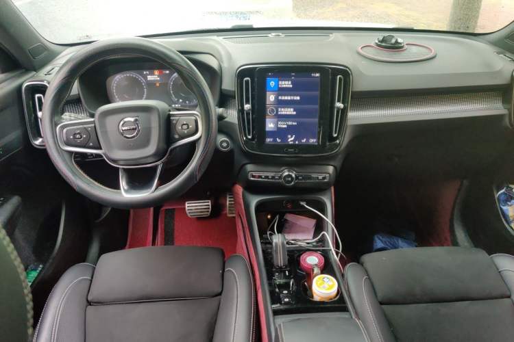 Used Volvo XC40 2021 T4 Four-Wheel Drive Smart & Sporty Edition Center Console