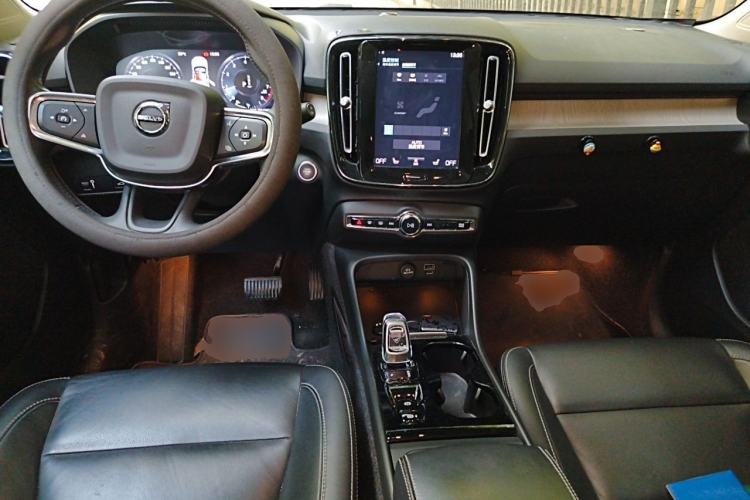 Used Volvo XC40 2021 T4 Four-Wheel Drive Smart Luxury Edition Center Console