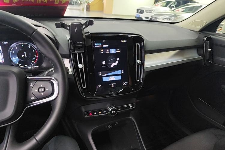 Used Volvo XC40 2021 T3 Smart & Stylish Edition Center Console