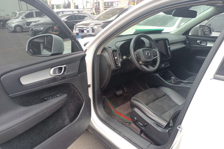 Used Volvo XC40 2021 T4 4x4 SmartDrive Fashion Edition Driver Seat