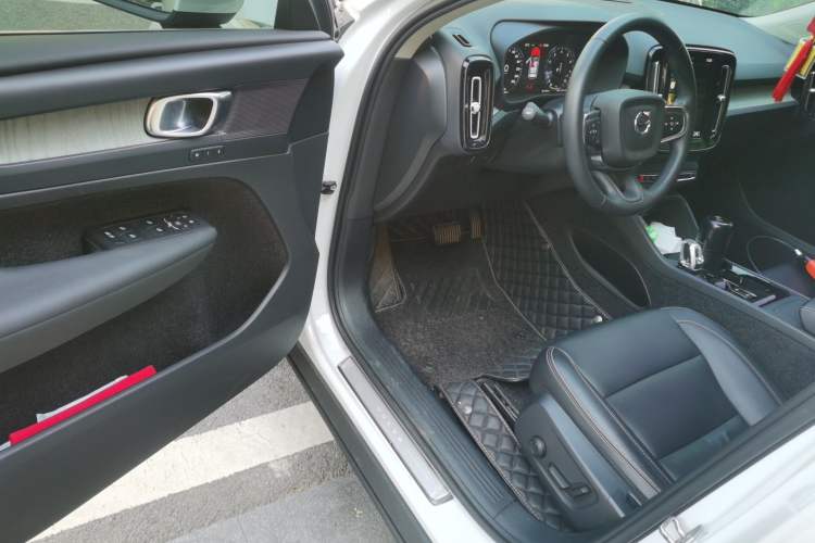 Used Volvo XC40 2021 T4 Four-Wheel Drive Smart Luxury Edition Driver Seat