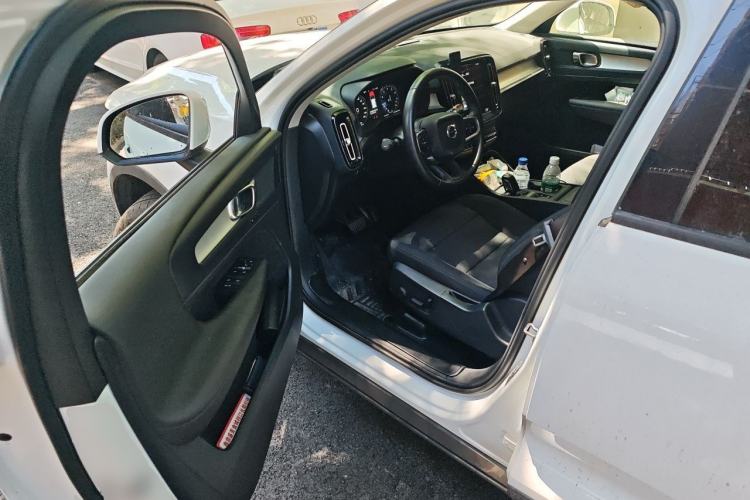 Used Volvo XC40 2021 T4 4x4 SmartDrive Fashion Edition Driver Seat