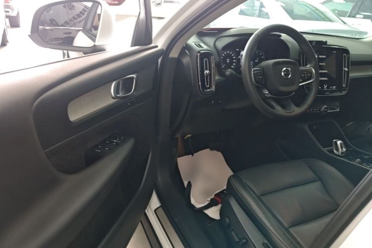 Used Volvo XC40 2021 T4 4x4 SmartDrive Fashion Edition Driver Seat