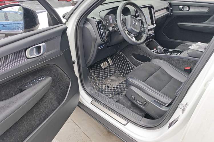 Used Volvo XC40 2021 T4 Four-Wheel Drive Smart & Sporty Edition Driver Seat