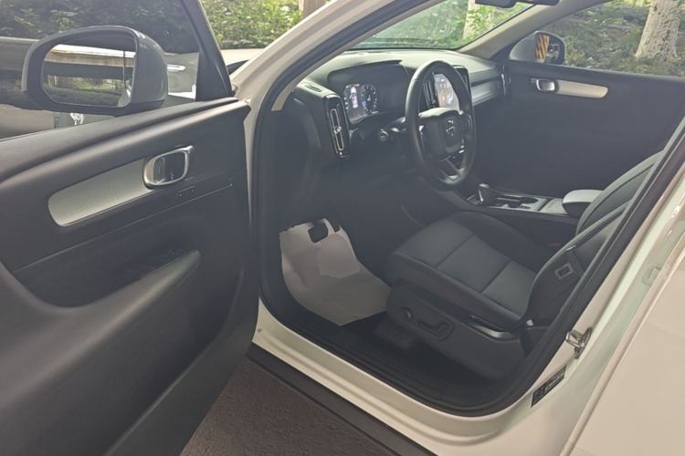 Used Volvo XC40 2021 T4 4x4 SmartDrive Fashion Edition Driver Seat