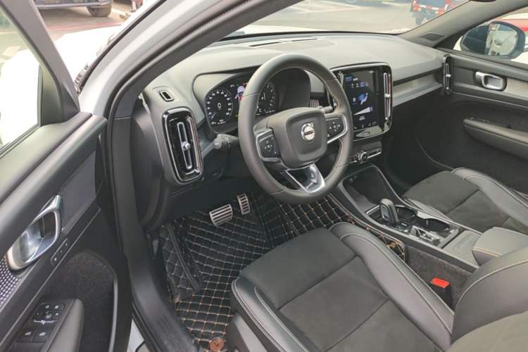 Used Volvo XC40 2021 T4 Four-Wheel Drive Smart & Sporty Edition Driver Seat
