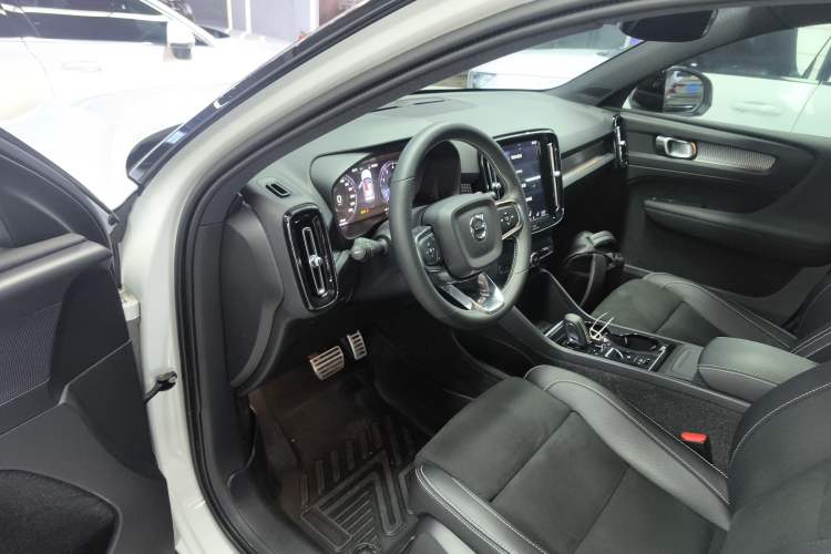 Used Volvo XC40 2021 T4 Four-Wheel Drive Smart & Sporty Edition Driver Seat
