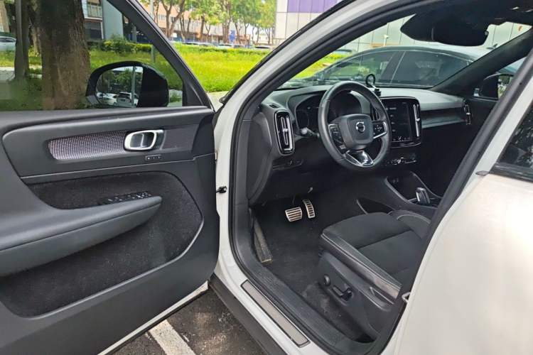 Used Volvo XC40 2021 T4 Four-Wheel Drive Smart & Sporty Edition Driver Seat