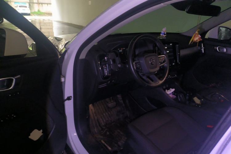 Used Volvo XC40 2021 T4 4x4 SmartDrive Fashion Edition Driver Seat