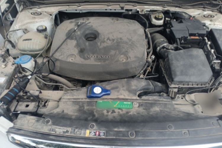 Used Volvo XC40 2021 T4 4x4 SmartDrive Fashion Edition Engine Bay